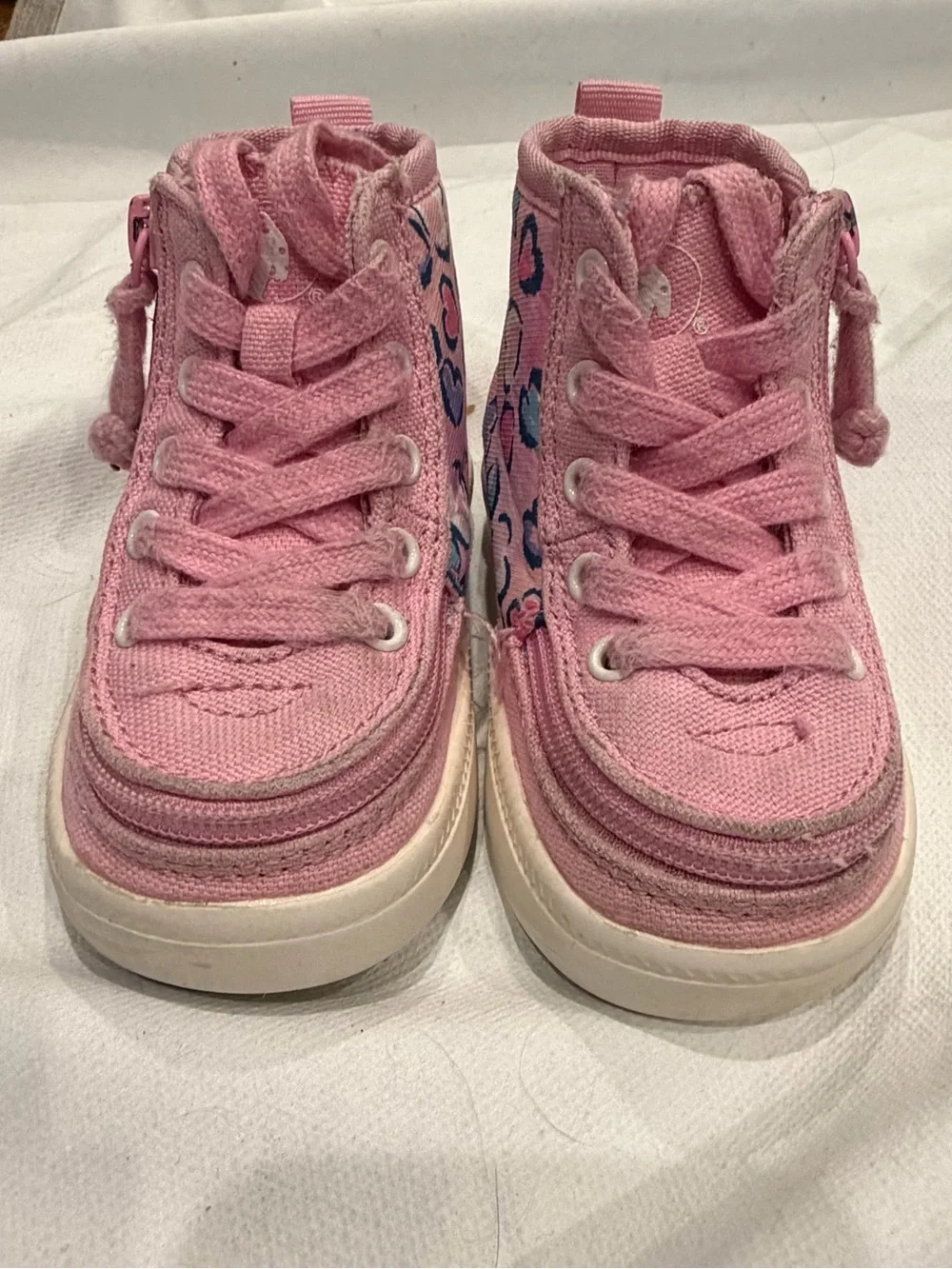 BILLY Footwear Toddlers' Haring Leopard Hearts High Top Adaptive Sneakers Size 5